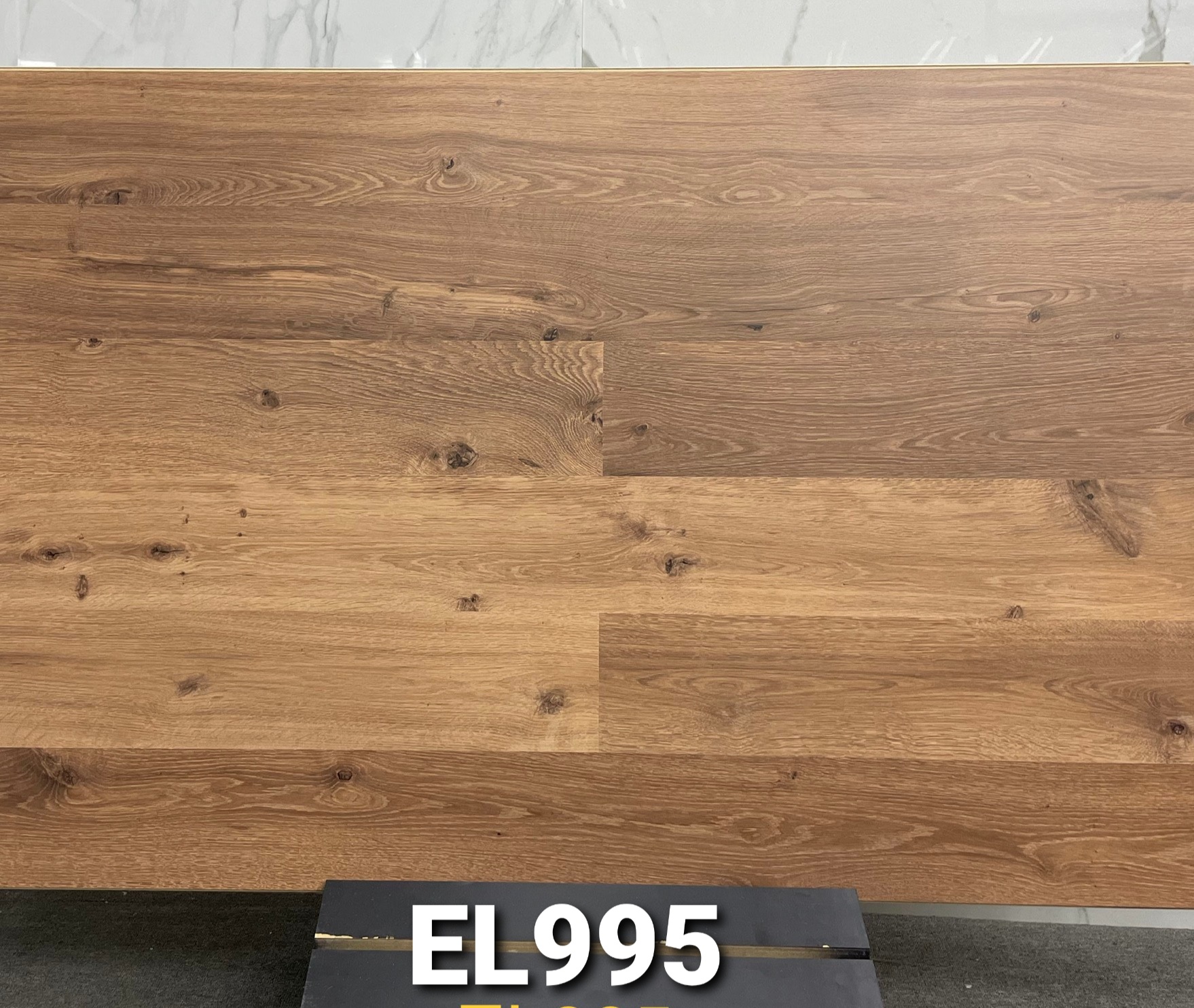 EL995  Vintage oak natural varnished Laminate